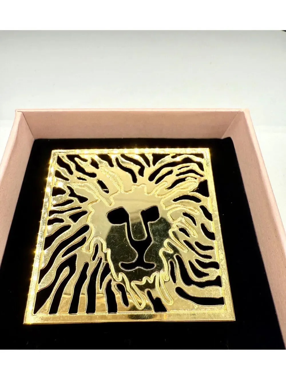 Large Anne Klein Lion Head Brooch / Pin Open Work 2-1/4”x 2-1/4” Gold Plated - Picture 2 of 5